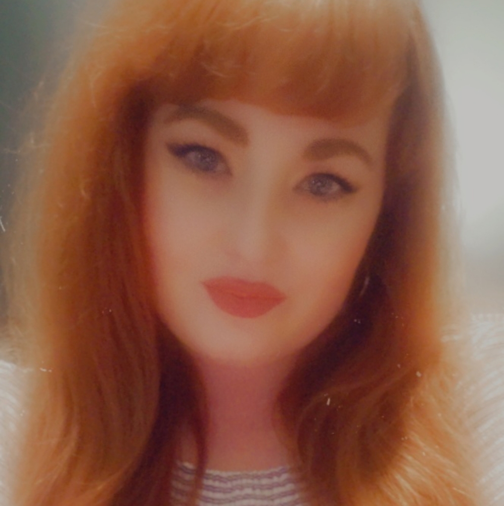 Meet your Posher, Elaina